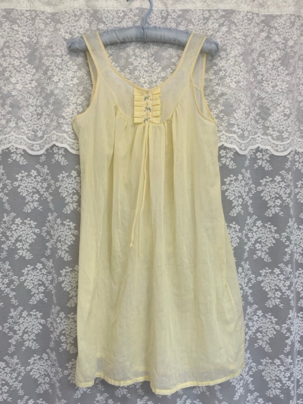 Vintage butter yellow nightie